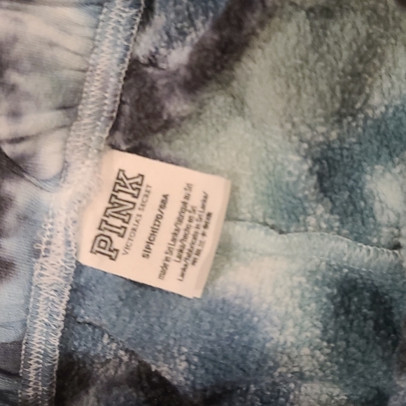 PINK Victoria’s Secret tie dye shorts size S - Picture 3 of 3